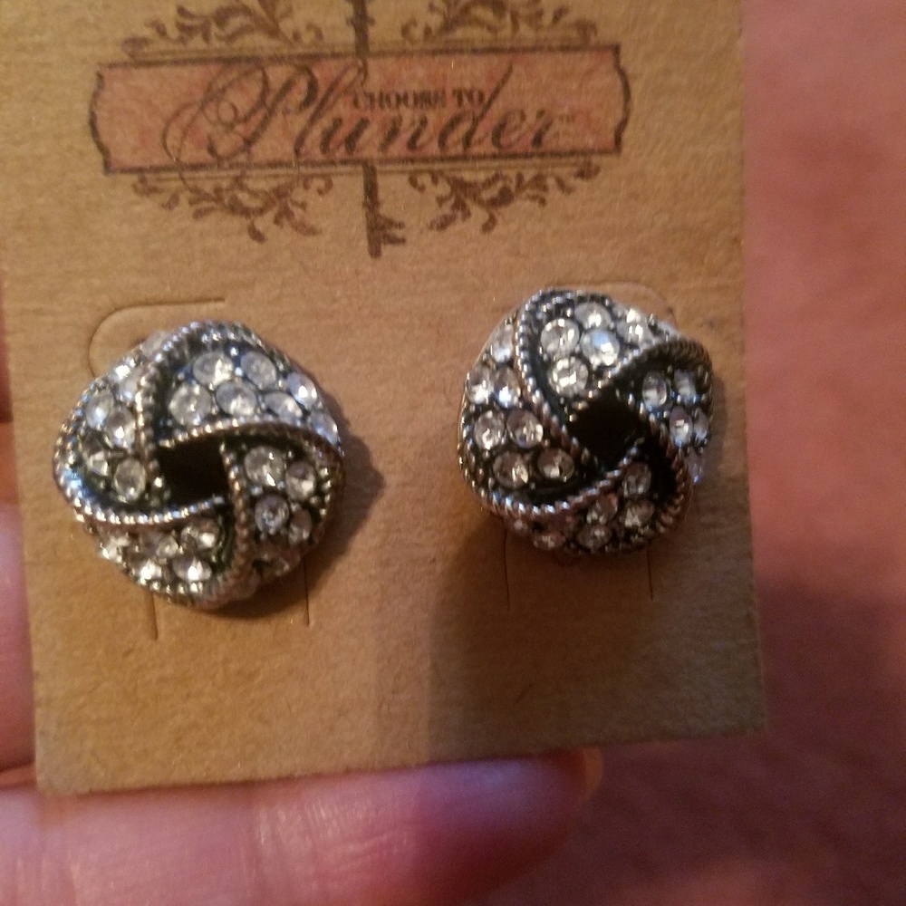 Plunder earrings